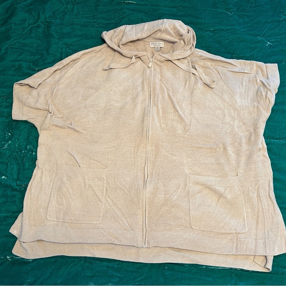 Barefoot Dreams Cream Hooded Zip-Up Poncho - Picture 2 of 7